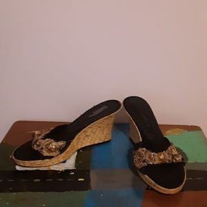 signature studio wedges